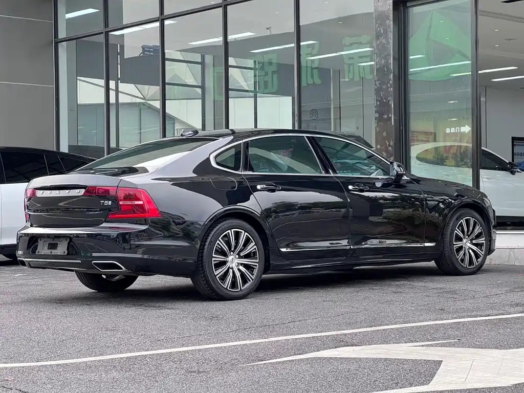 Volvo S90 2019 — фото 9