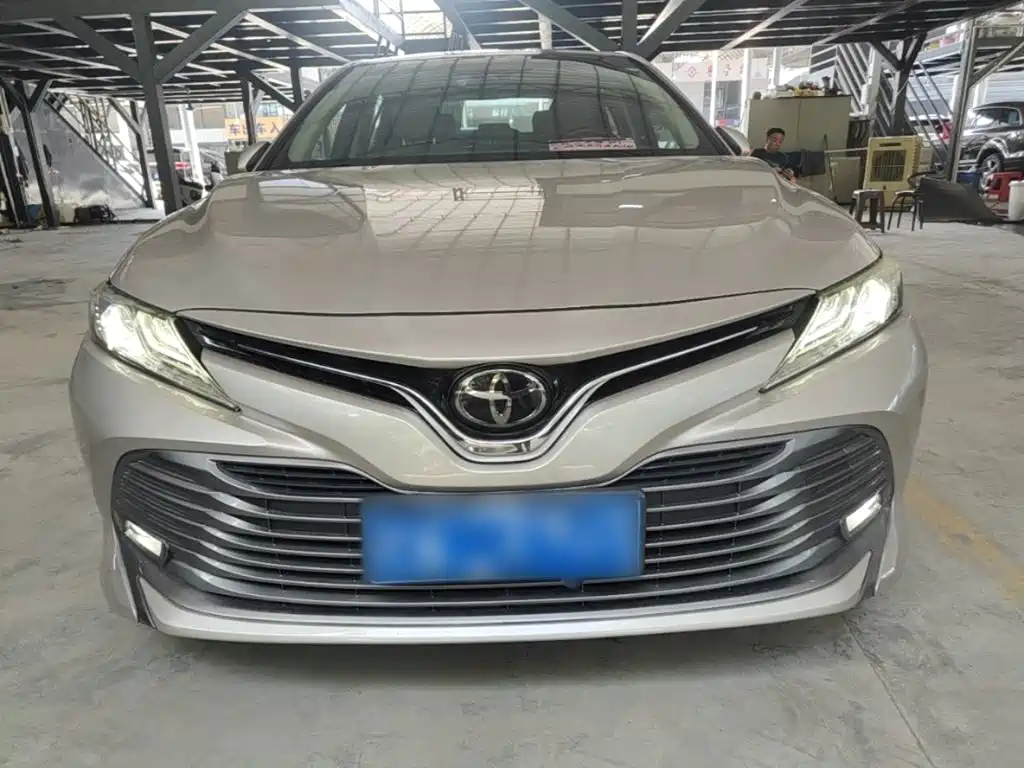 Toyota Camry 2018 — фото 3