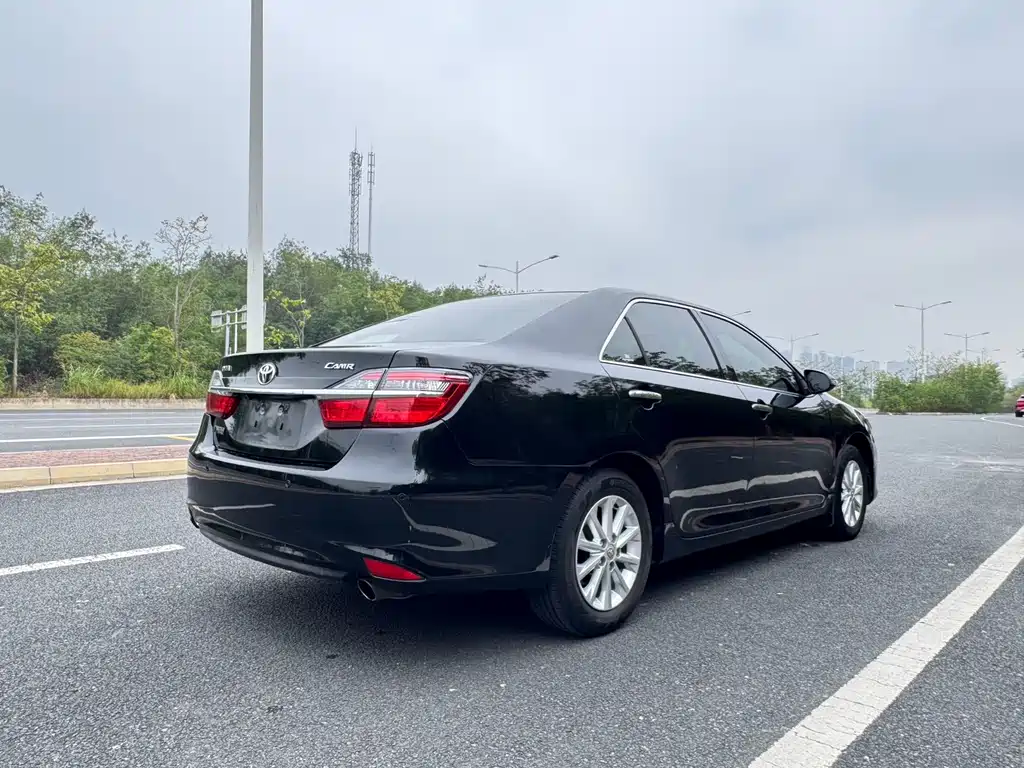 Toyota Camry 2015 — фото 9