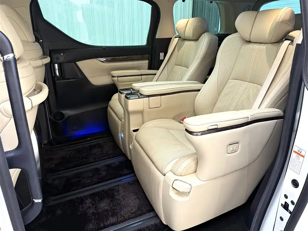Toyota Vellfire 2022 — фото 20