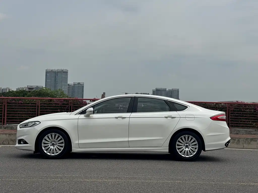 Ford Mondeo 2016 — фото 4