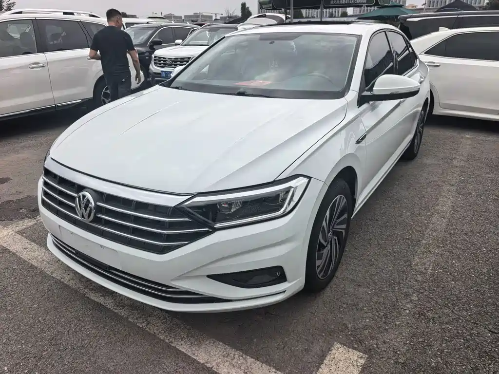 Volkswagen Sagitar 2022