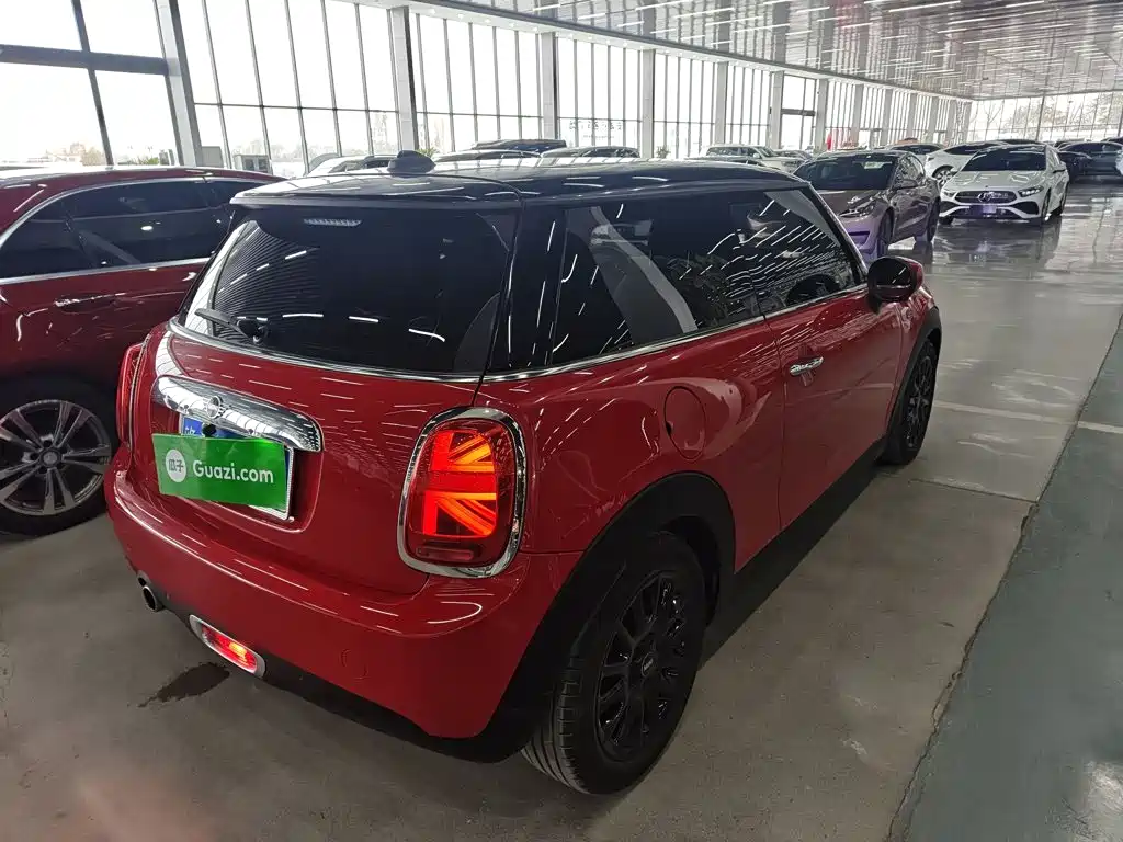 MINI MINI 2020
