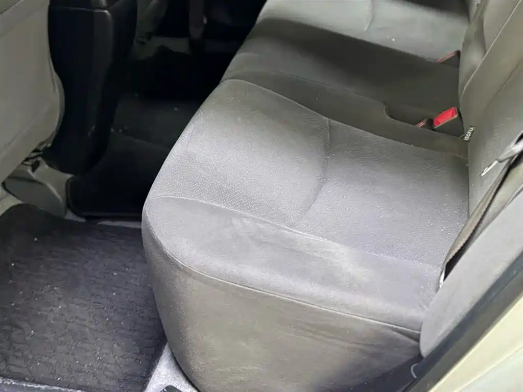 Toyota Prius 2015 — фото 6