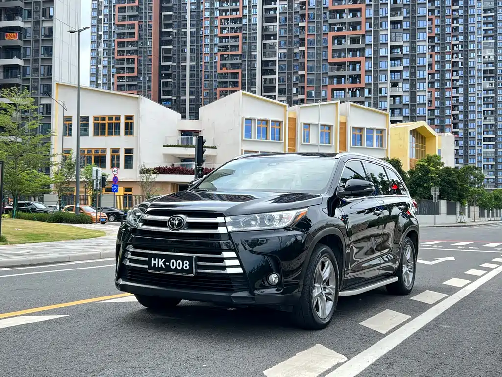 Toyota Highlander 2018 — фото 1