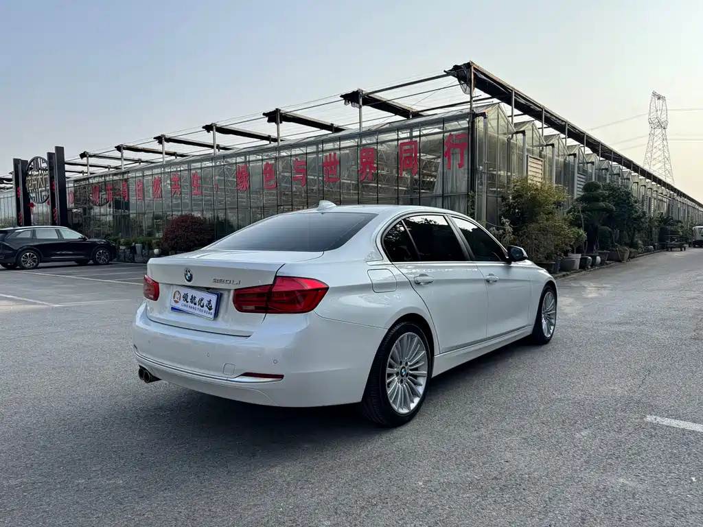 BMW 3 Series 2018 — фото 4