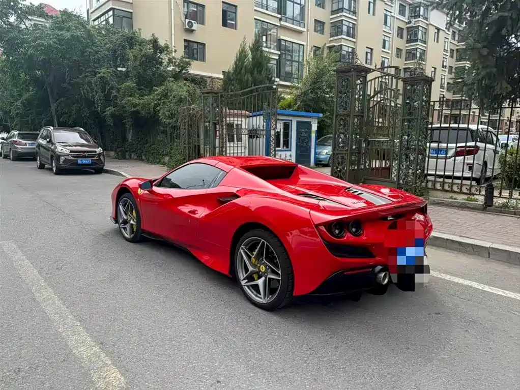 Ferrari F8 2022 — фото 2