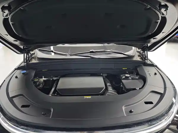 Li Auto L7 2025