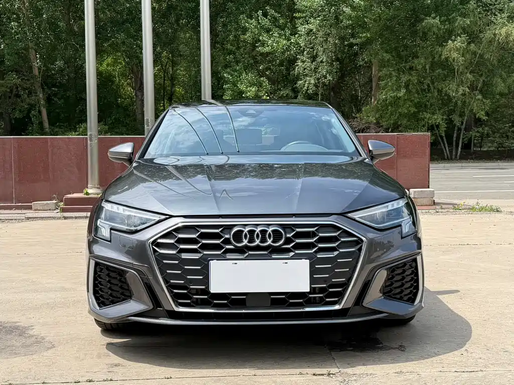 Audi A3 2023 — фото 2