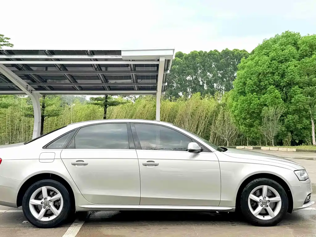 Audi A4L 2015