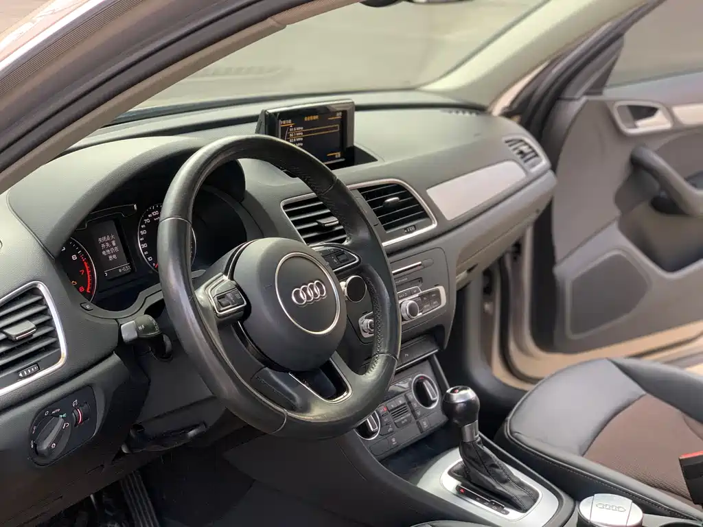 Audi Q3 2017 — фото 14