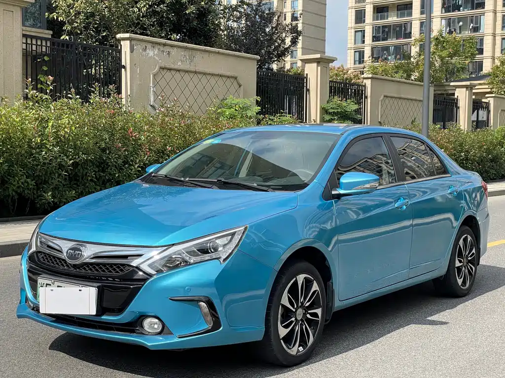 BYD Qin NEV 2016 — фото 1