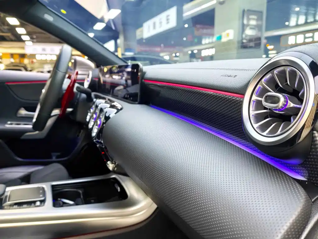 Mercedes-Benz A-Class 2020 — фото 11
