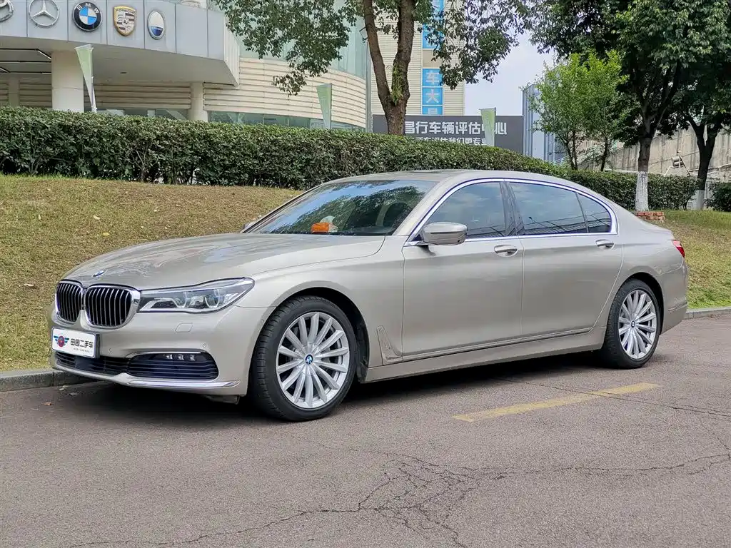 BMW 7 Series 2016 — фото 1