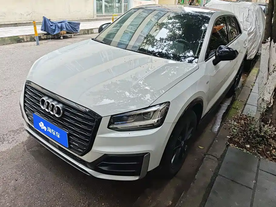 Audi Q2L 2021 — фото 1