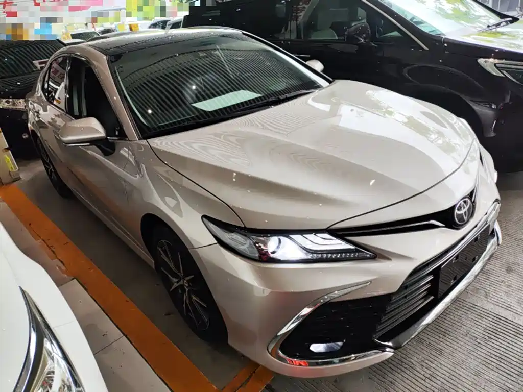 Toyota Camry 2022 — фото 4