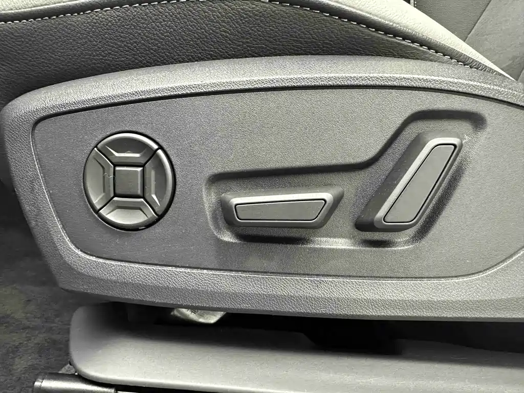 Audi Q3 2023 — фото 11