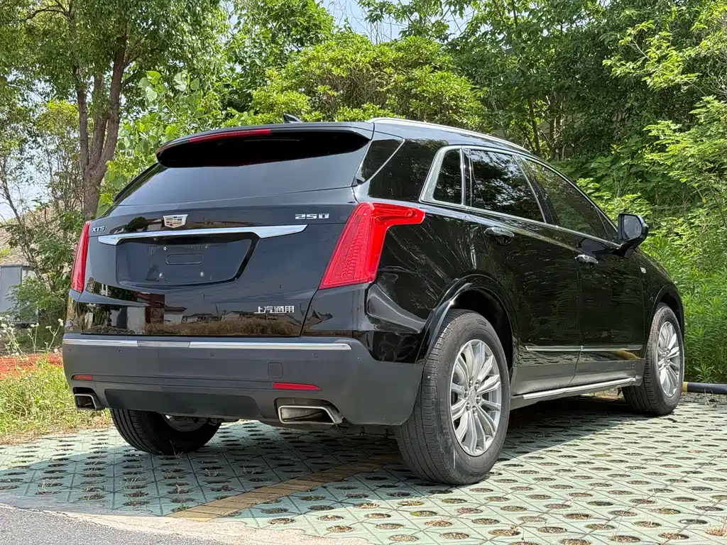 Cadillac XT5 2018 — фото 8