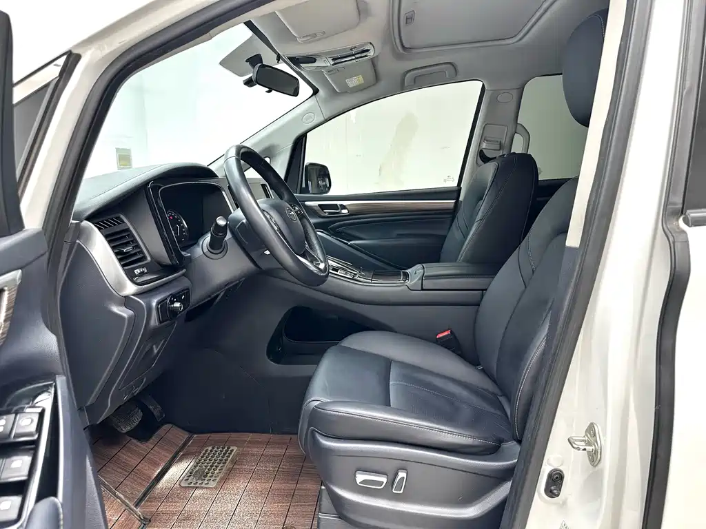 GAC Motor Trumpchi M8 2022 — фото 4