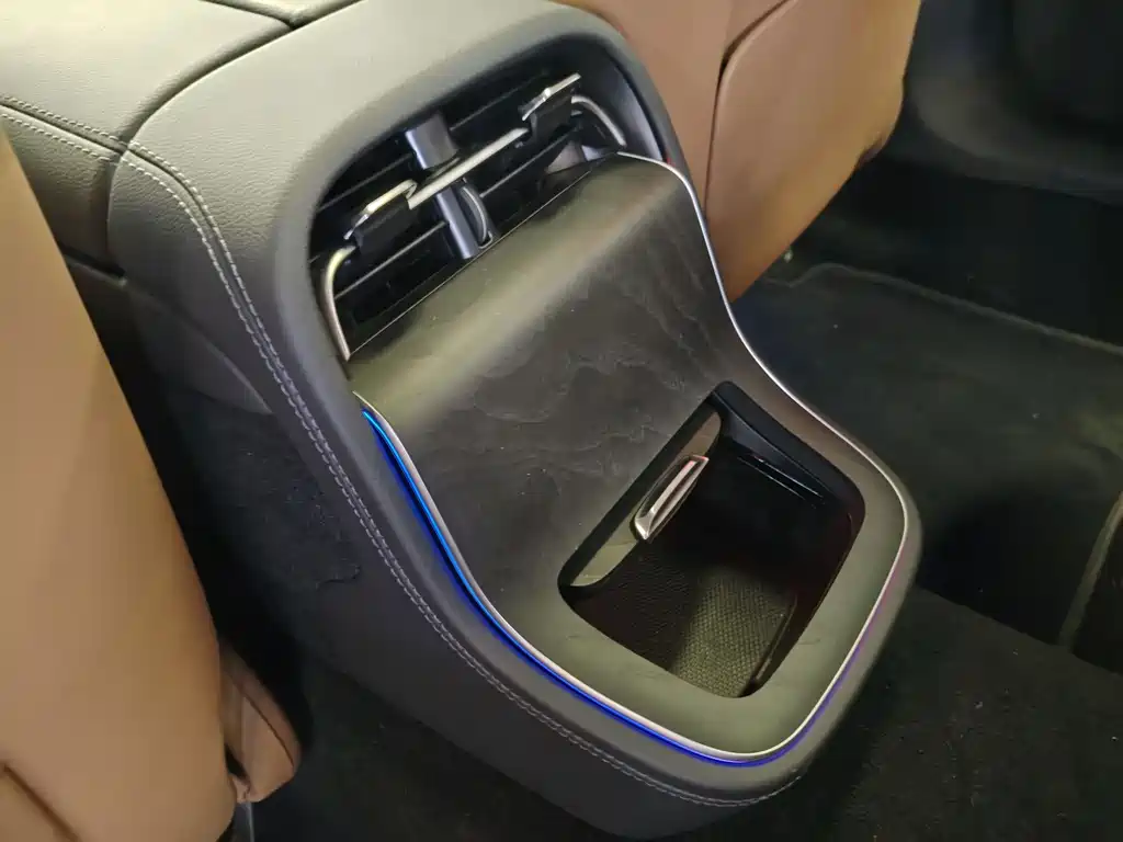 Mercedes-Benz E-Class 2023 — фото 26