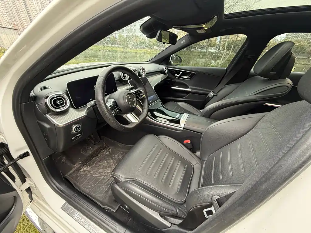 Mercedes-Benz C-Class 2023 — фото 7
