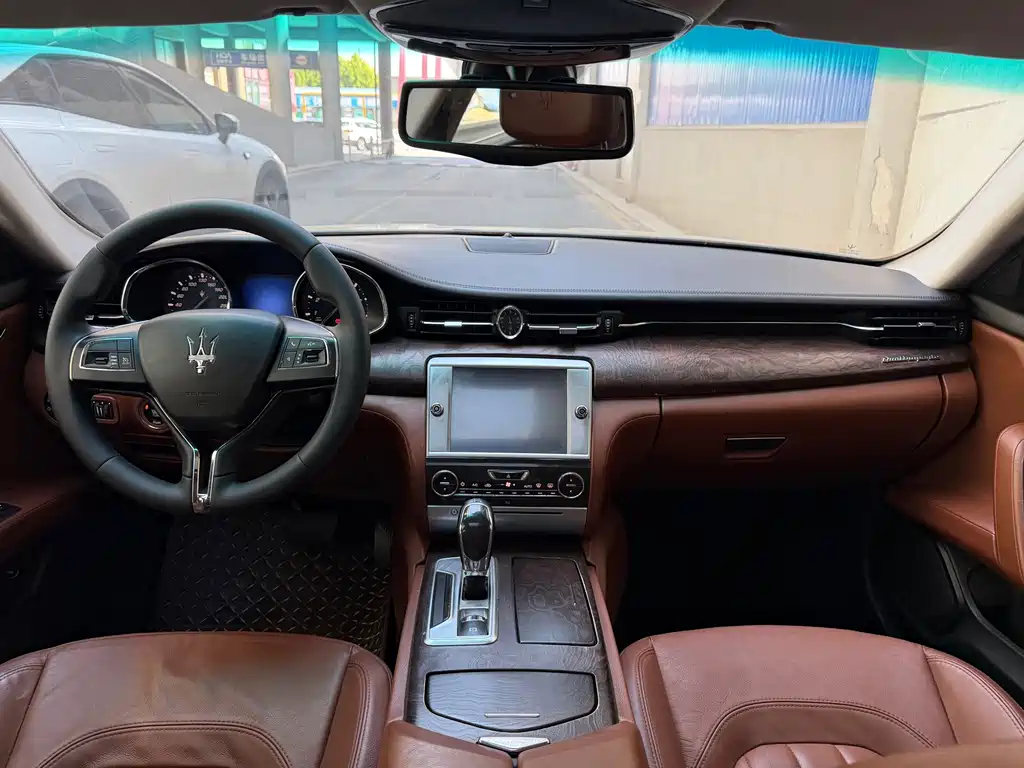 Maserati Quattroporte 2014 — фото 11