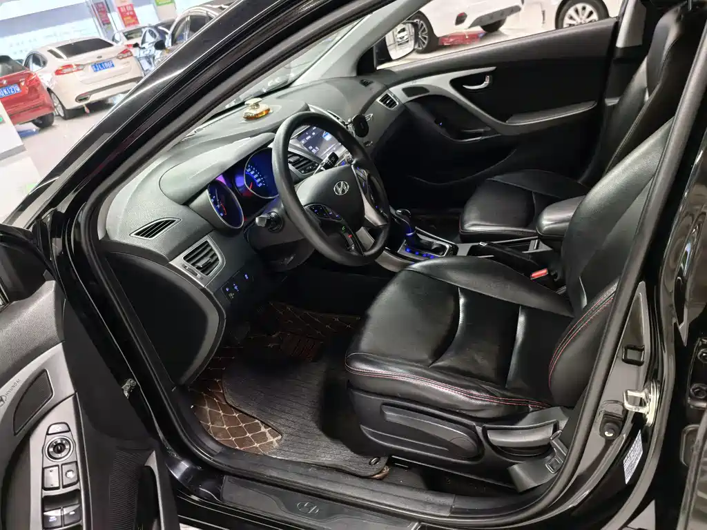 Hyundai Elantra Langdong 2017 — фото 7