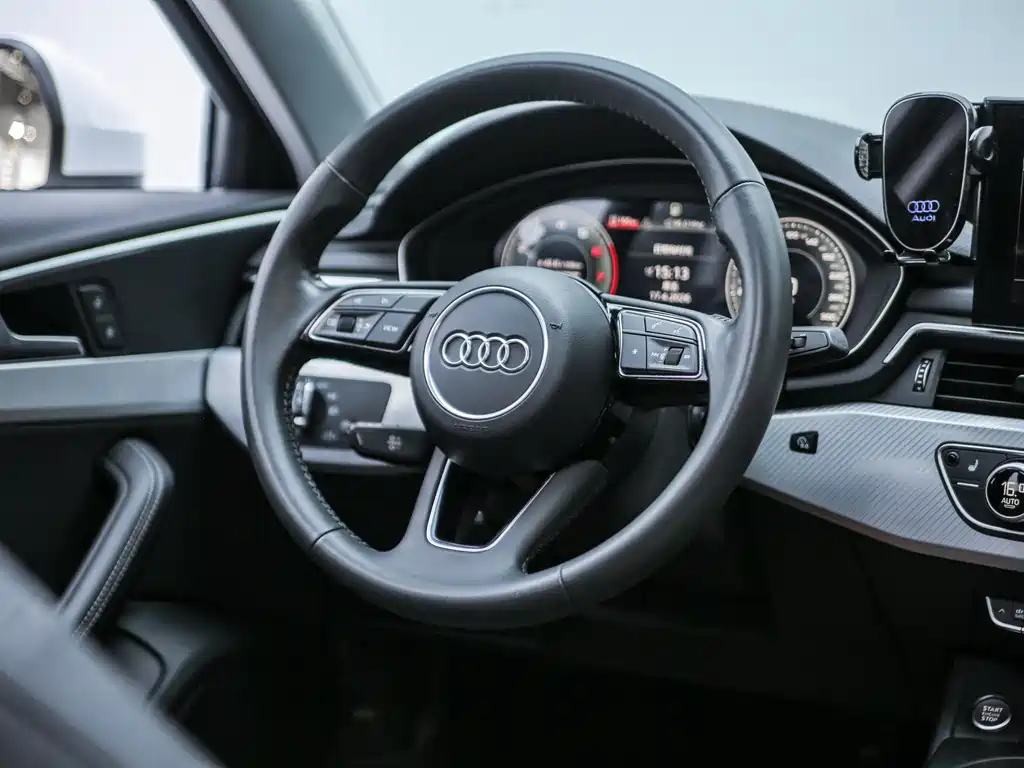 Audi A4L 2021 — фото 33