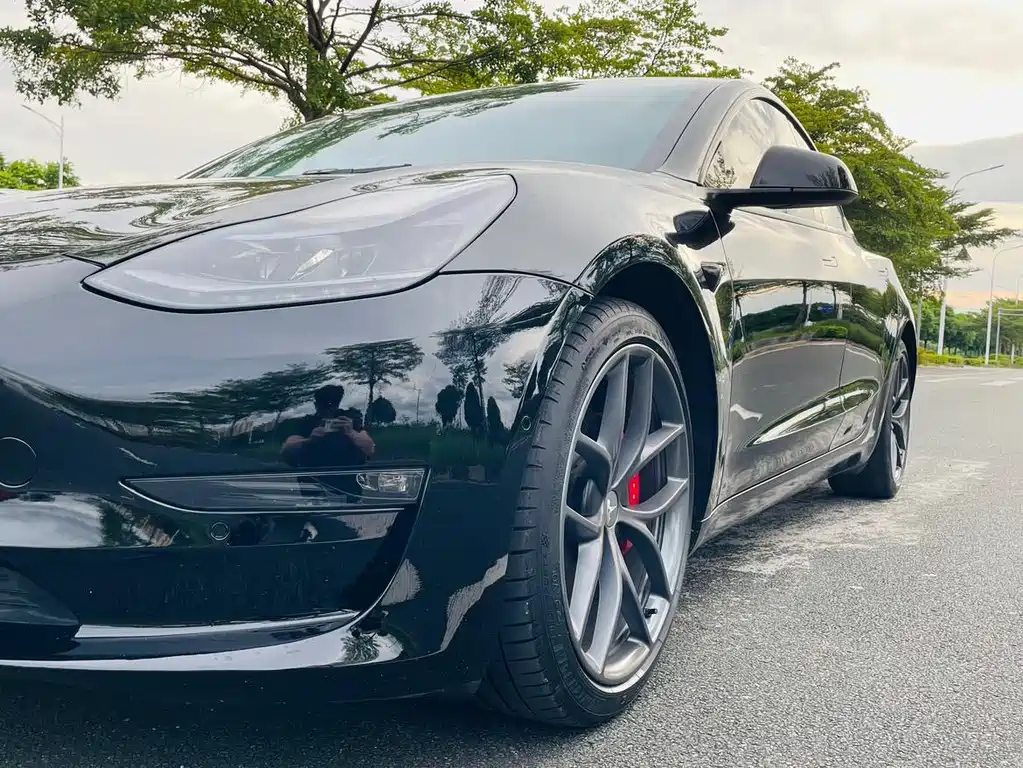 Tesla Model 3 2021 — фото 13