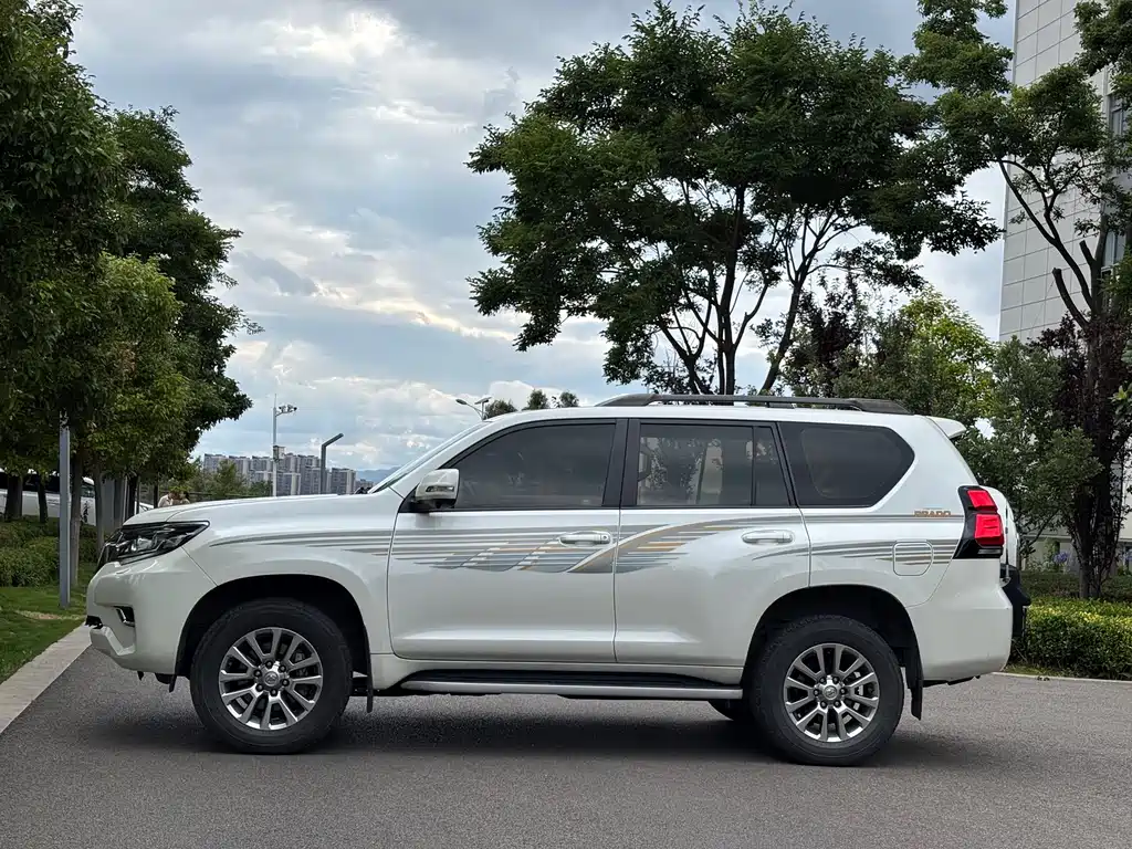 Toyota Prado 2019 — фото 8