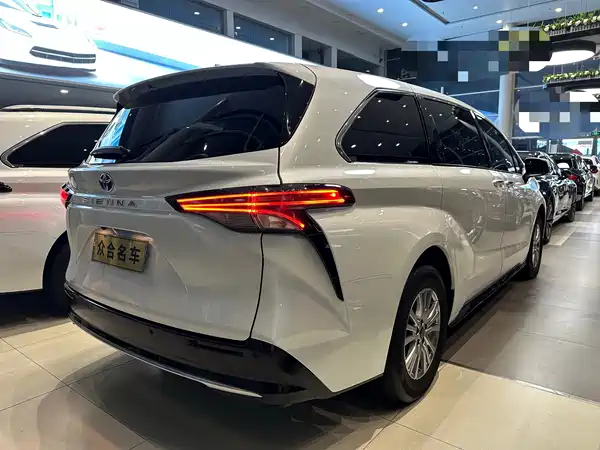 Toyota Sienna 2021