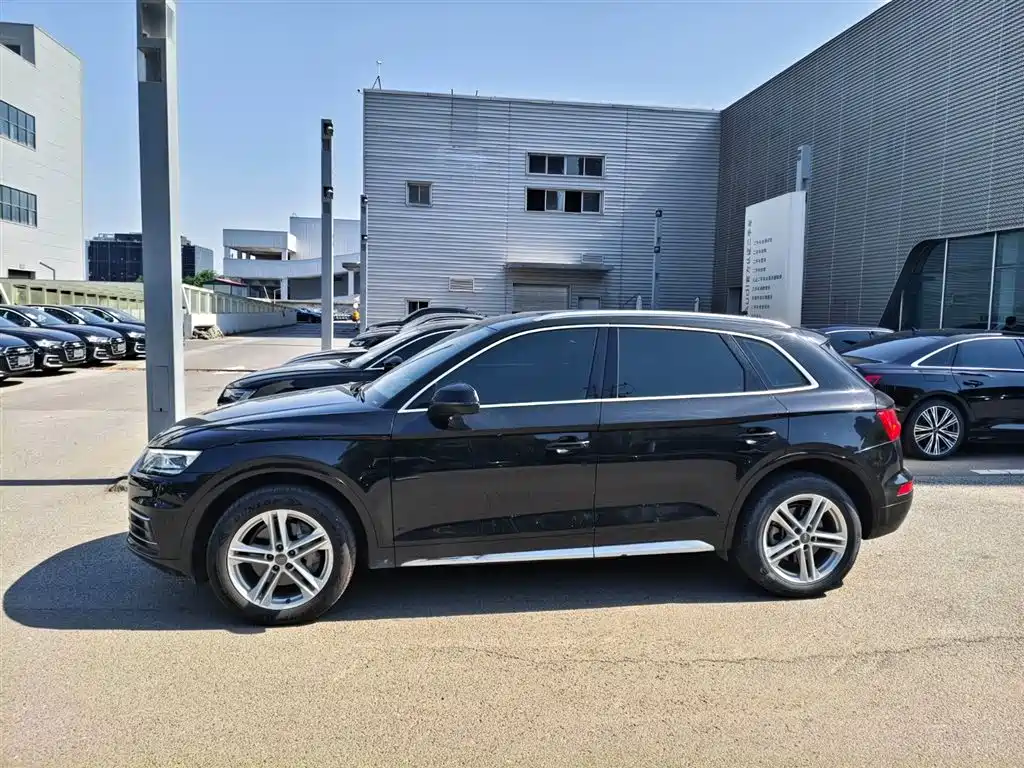 Audi Q5L 2020 — фото 2