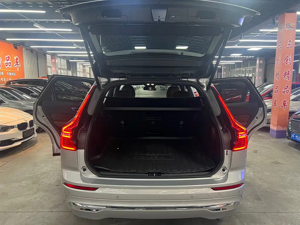 Volvo XC60 2025 — фото 13
