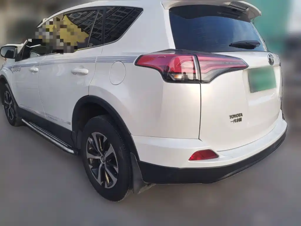 Toyota RAV4 2019 — фото 25