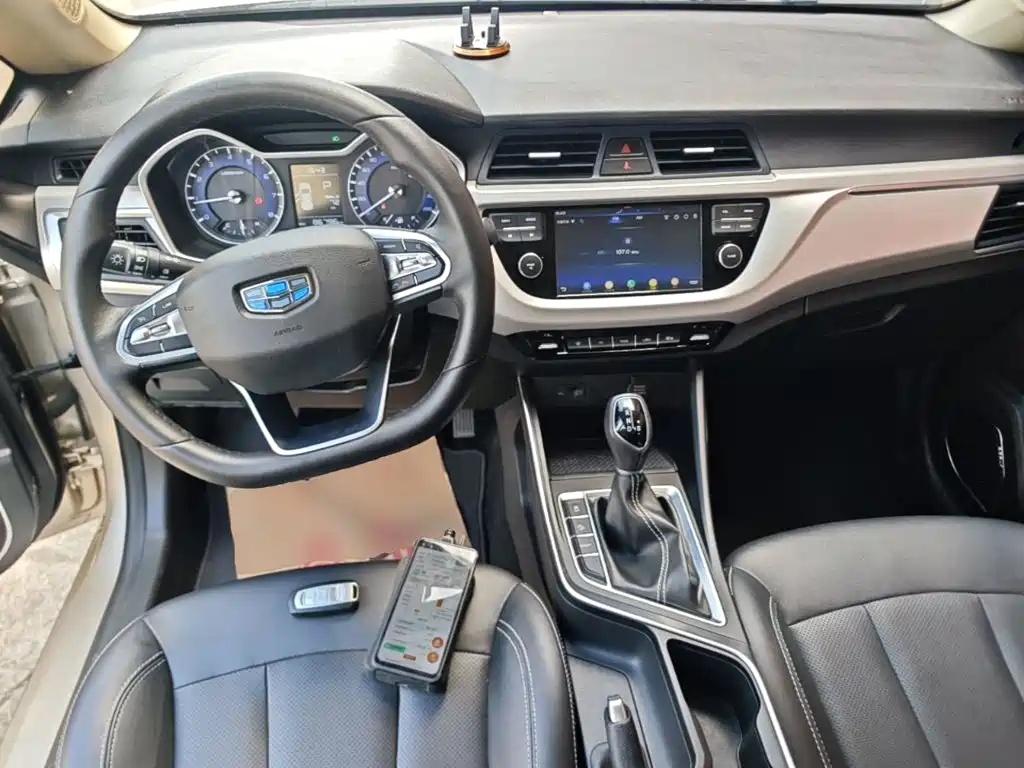 Geely Vision X3 2019 — фото 10