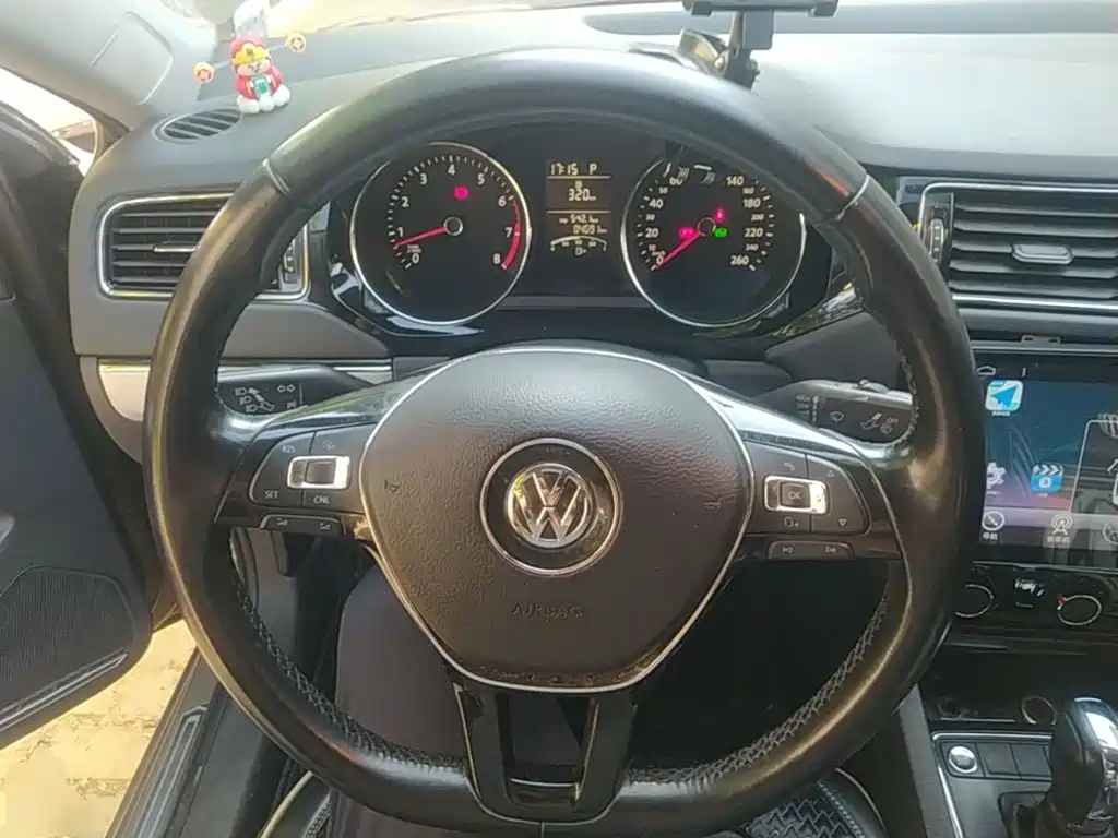 Volkswagen Sagitar 2017 — фото 11