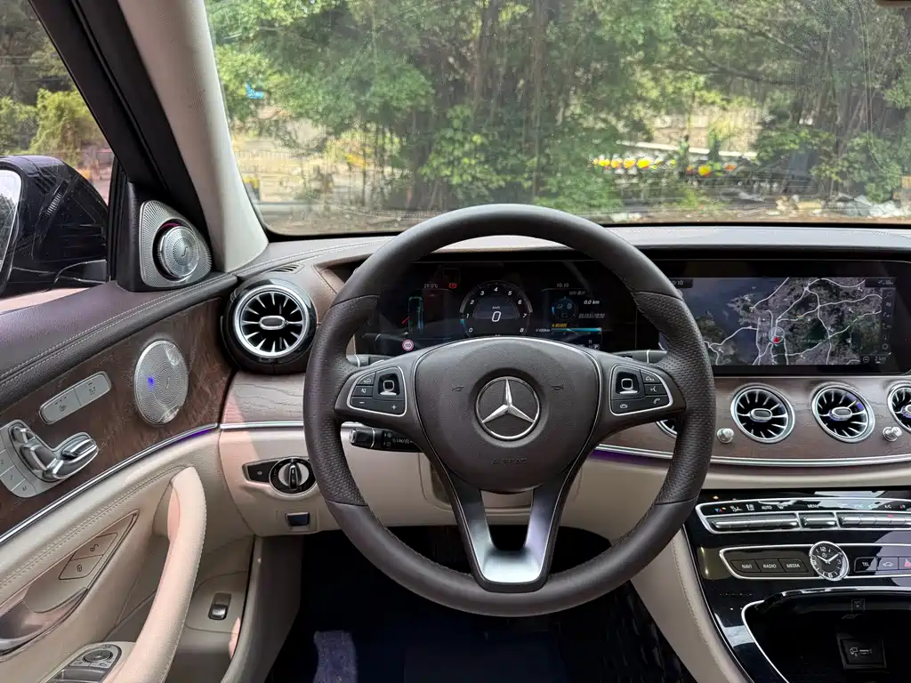 Mercedes-Benz E-Class 2018 — фото 11