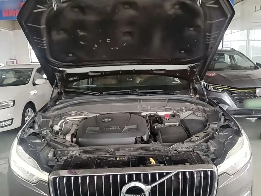 Volvo XC60 2021 — фото 20