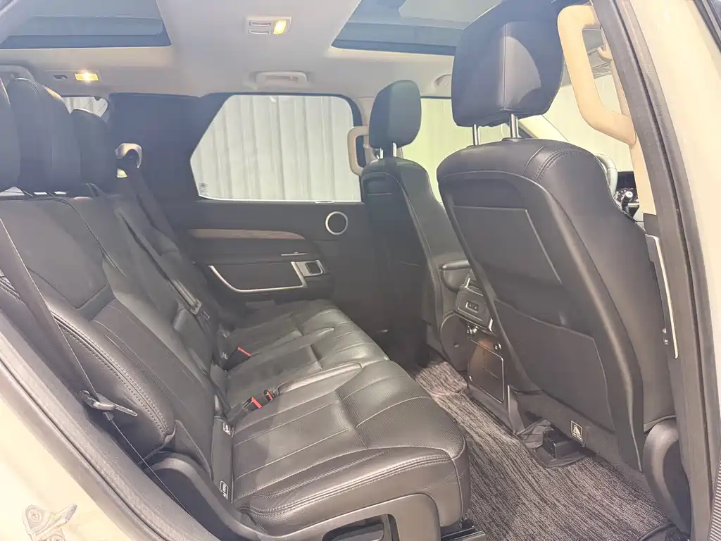 Land Rover Discovery 2018 — фото 11