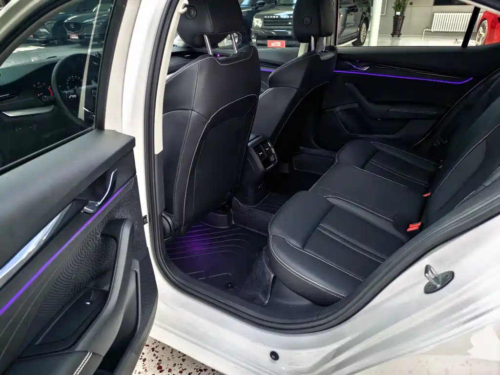 Skoda Octavia 2022 — фото 10