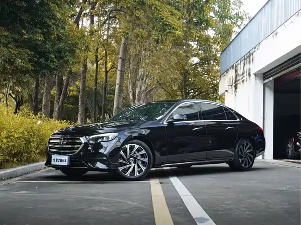 Mercedes-Benz E-Class 2024