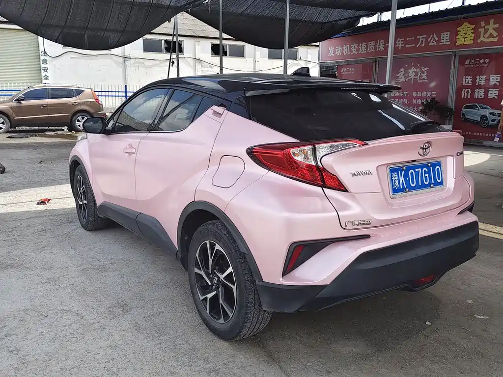 Toyota C-HR 2019 — фото 4