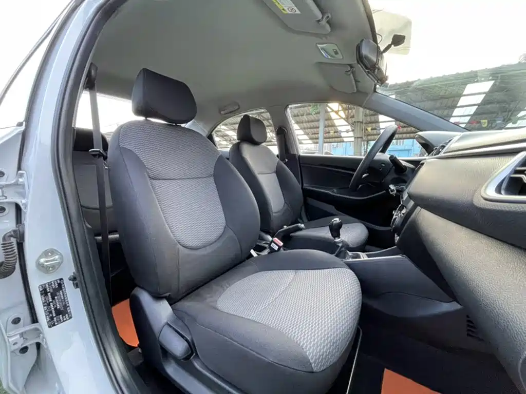 Hyundai Verna 2018 — фото 13