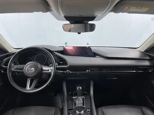 Mazda 3 Axela 2023