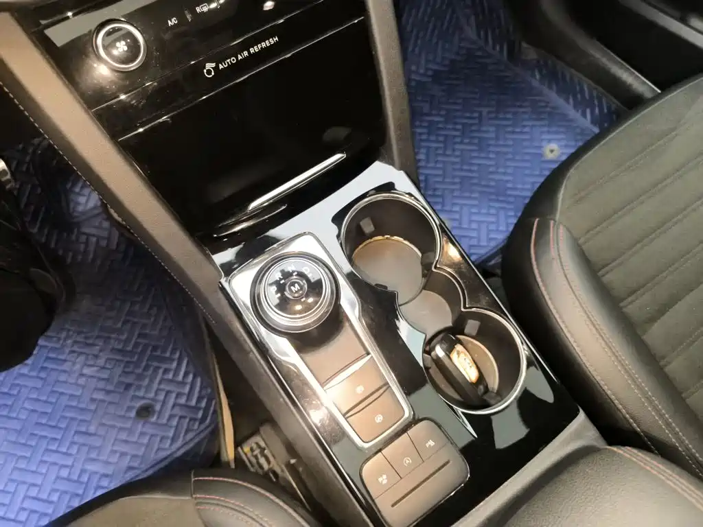 Ford Escape 2020 — фото 14