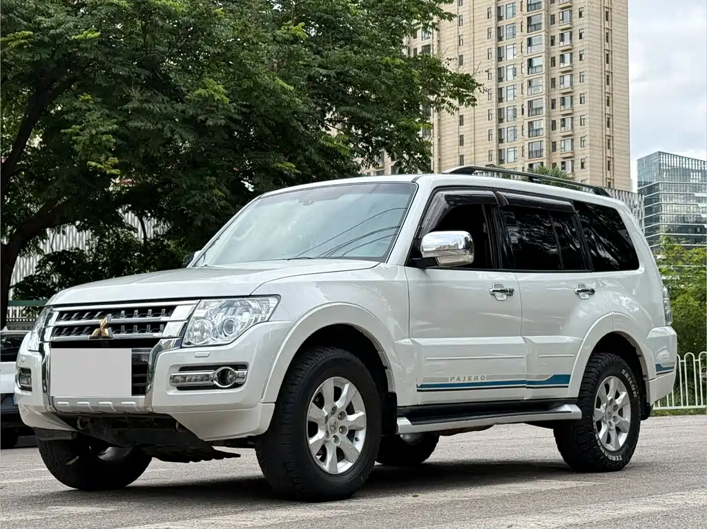 Mitsubishi Pajero 2019