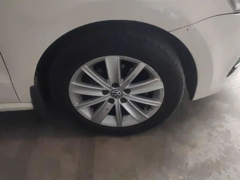 Volkswagen Polo 2015