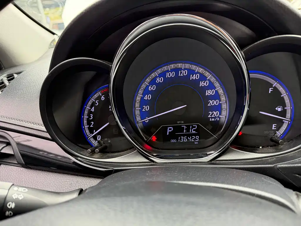 Toyota Yaris L 2018 — фото 12