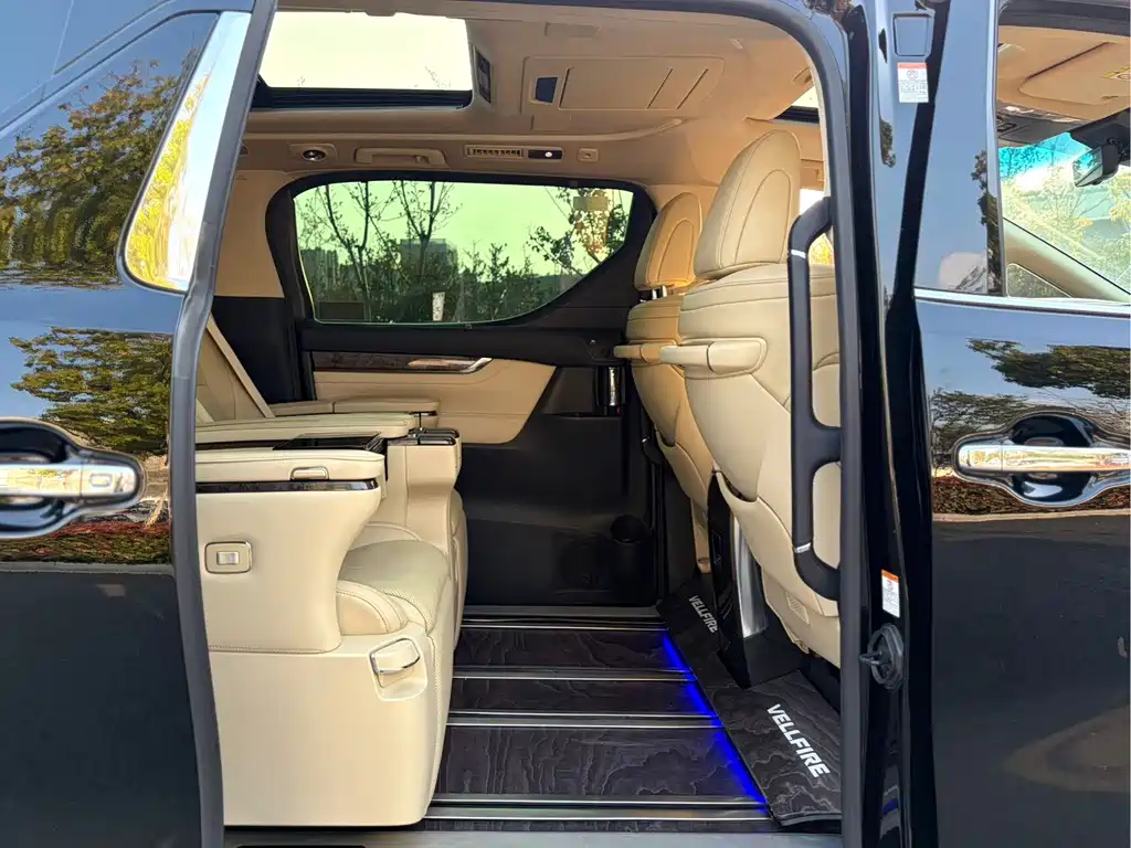 Toyota Vellfire 2021 — фото 19