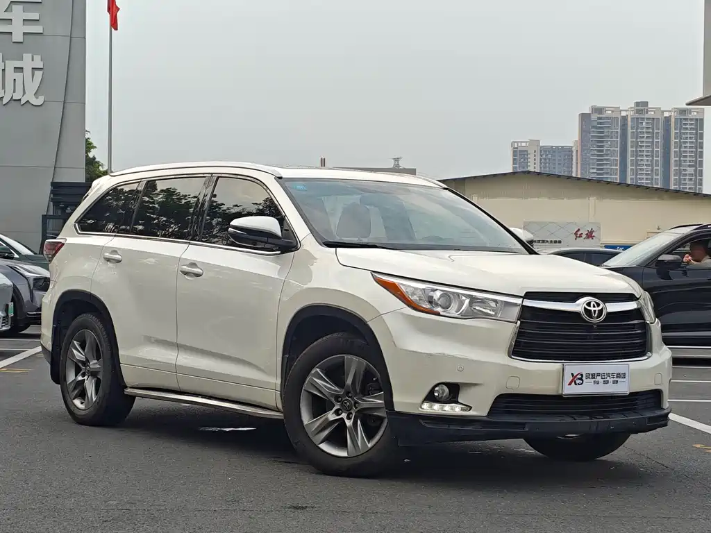Toyota Highlander 2017 — фото 2